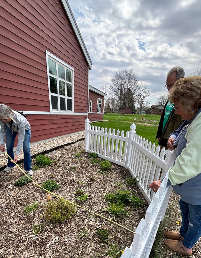 reading garden picture 3